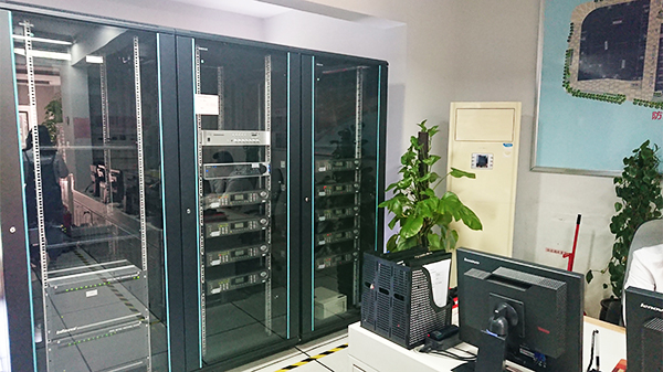 91香蕉视频APP下载轻量版IOS机房工程